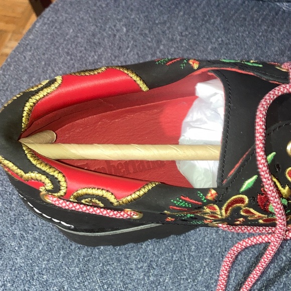 Timberland Red and Black Leather Interior - Picture 6 of 6